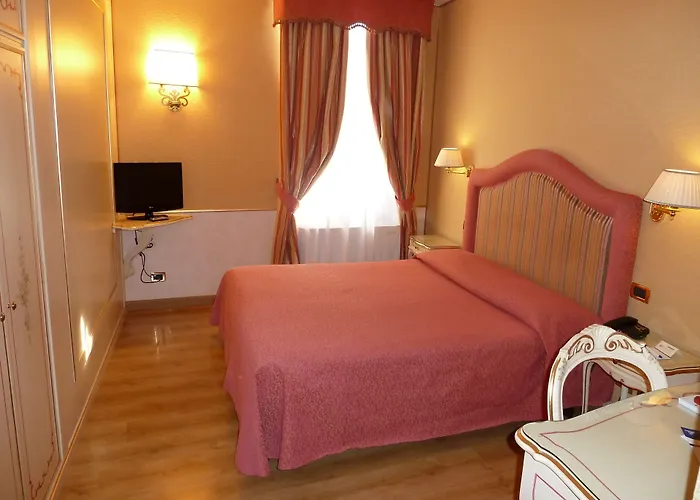 Olimpia Venice, Bw Signature Collection 3sup ホテル 3*